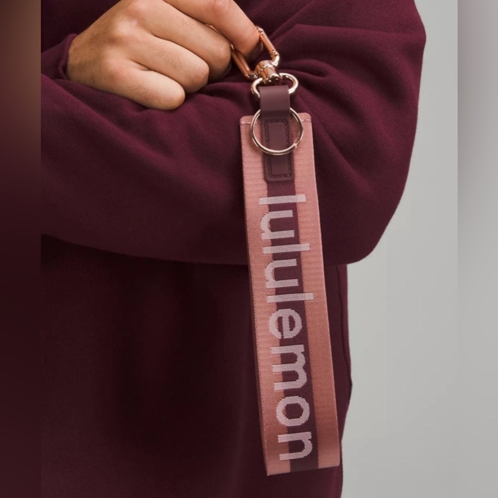 NWT Lululemon everyday essential never lost keychain- spiced chai